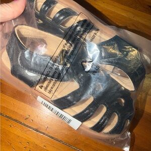 NEW NWT TODDLER SZ 11.5 / EU 29 Black Strappy Sandals. MUST BE BUNDLED